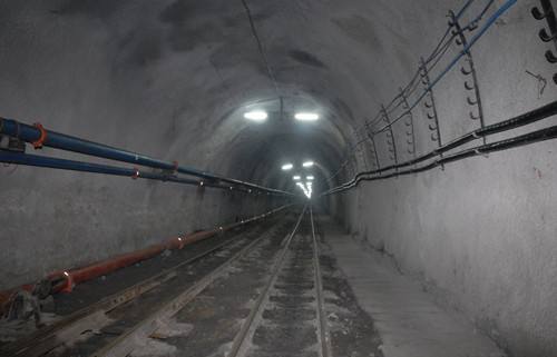 煤矿瓦斯在煤体中都有哪些附存状态？