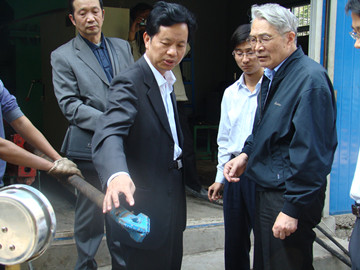 1516777320800291.jpg 领导关怀1_副本.jpg